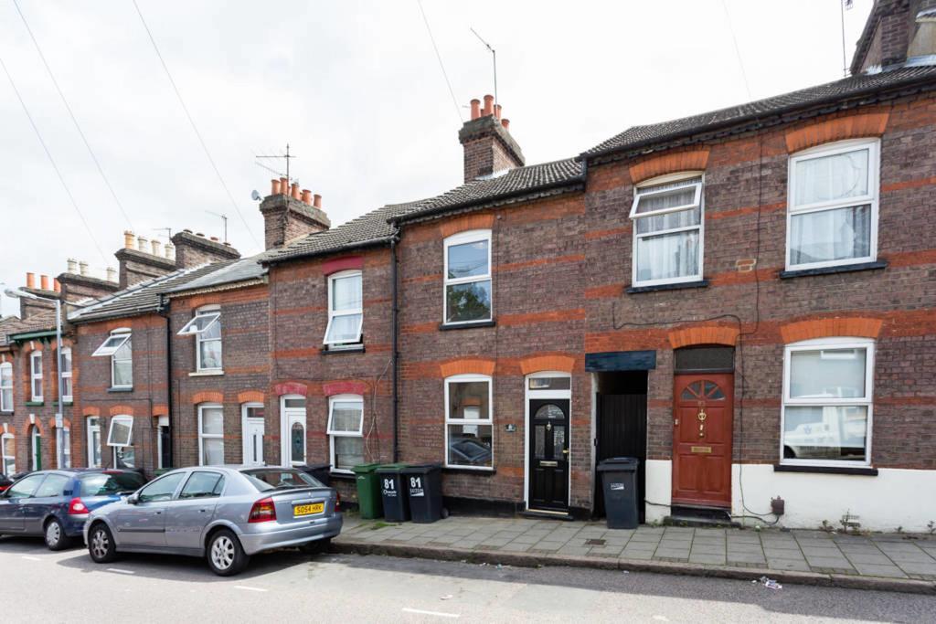 Ashton House - Stylish 2 Bedroom House, Close To Luton Town Center & Airport Luaran gambar