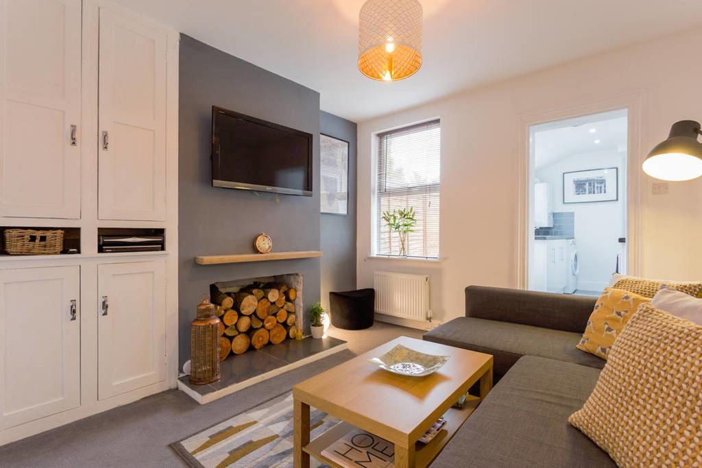 Ashton House - Stylish 2 Bedroom House, Close To Luton Town Center & Airport Luaran gambar