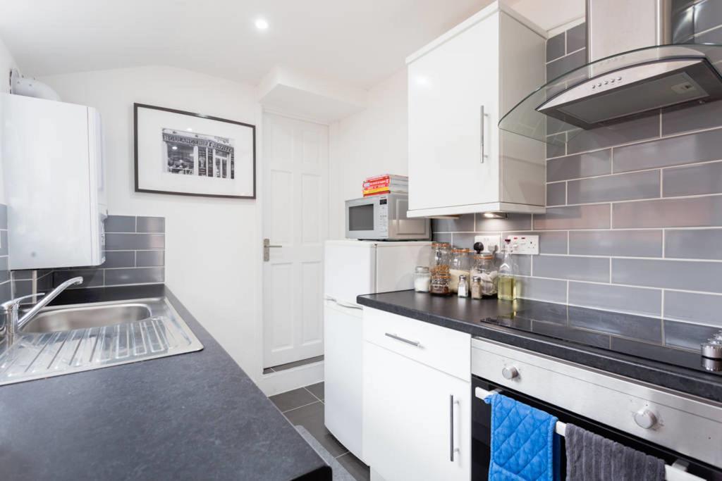 Ashton House - Stylish 2 Bedroom House, Close To Luton Town Center & Airport Luaran gambar