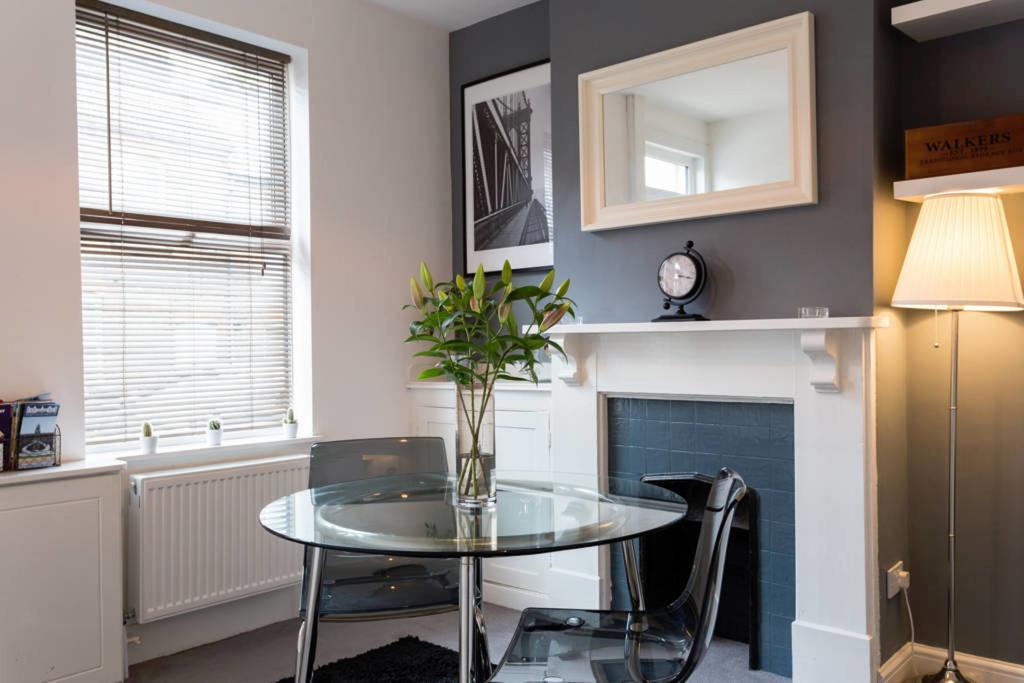 Ashton House - Stylish 2 Bedroom House, Close To Luton Town Center & Airport Luaran gambar