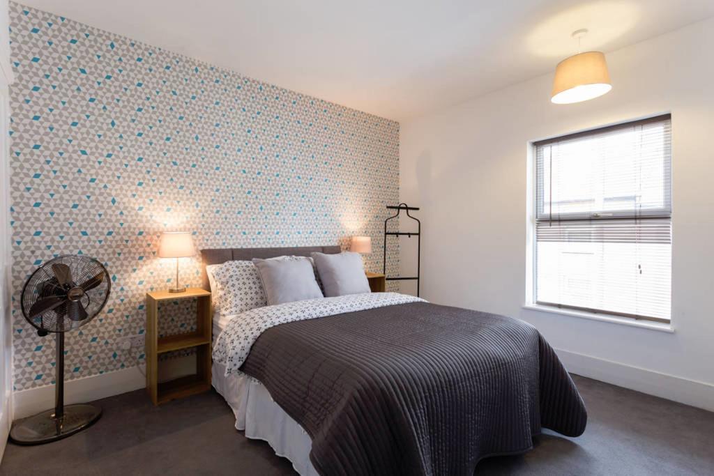 Ashton House - Stylish 2 Bedroom House, Close To Luton Town Center & Airport Luaran gambar